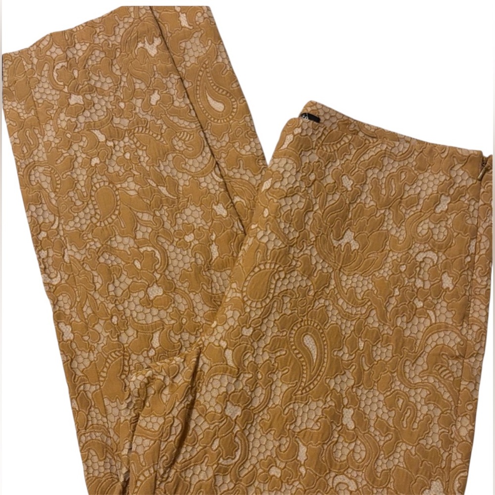 Paperwhite Tan Lace Ankle Pants – Size 10